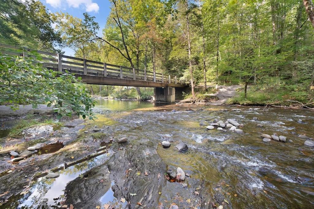 Private Smoky Mountain Luxury Log Home With 2 Fireplaces, Hot Tub & Community Pool Sevierville Esterno foto