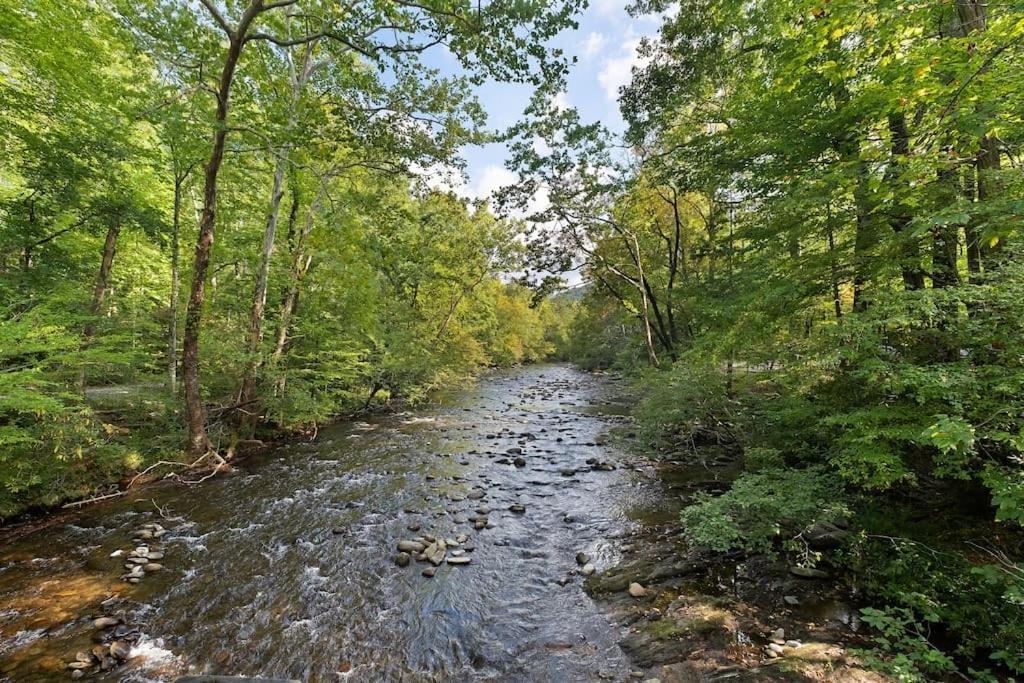 Private Smoky Mountain Luxury Log Home With 2 Fireplaces, Hot Tub & Community Pool Sevierville Esterno foto